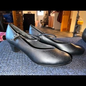 Size 9W gently used character shoes. Worn once